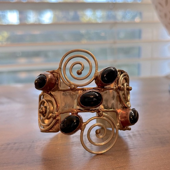 Vintage Large hammered silver, gold, copper cuff with blue gems 💎 - Picture 2 of 9